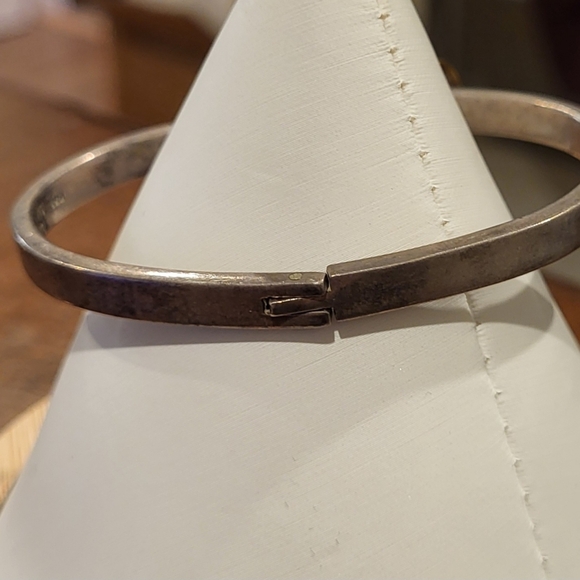 Vintage Mexico Sterling Silver Belt Buckle Form Hinged Bangle Bracelet - Picture 3 of 6
